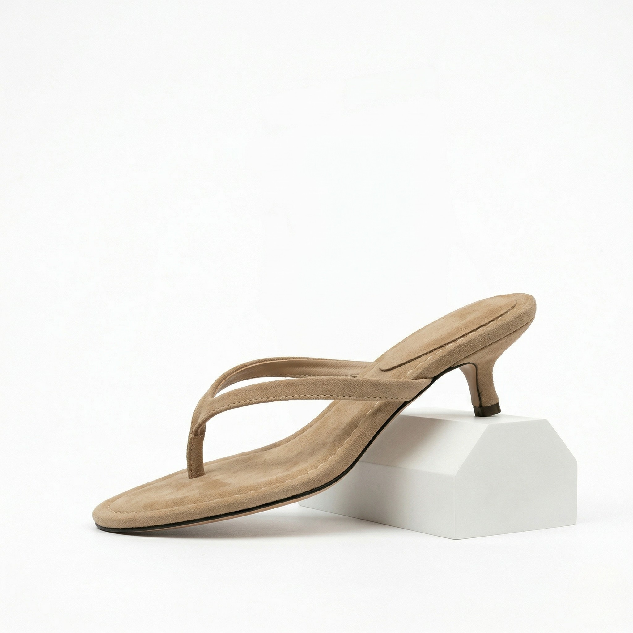 Women’s Lightweight Flip Flop Heels Elegant Slim Fit Sandals