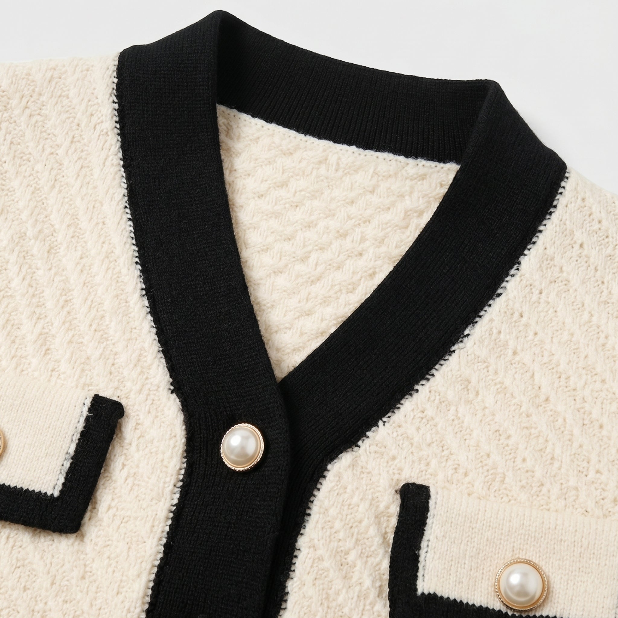 Women's Cropped Knit Cardigan V-Neck Contrast Trim Pearl Button Patch Pockets Regular Fit