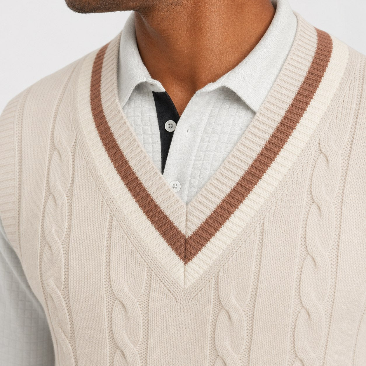 Men's cable-knit V-neck sweater vest in Beige knit detail