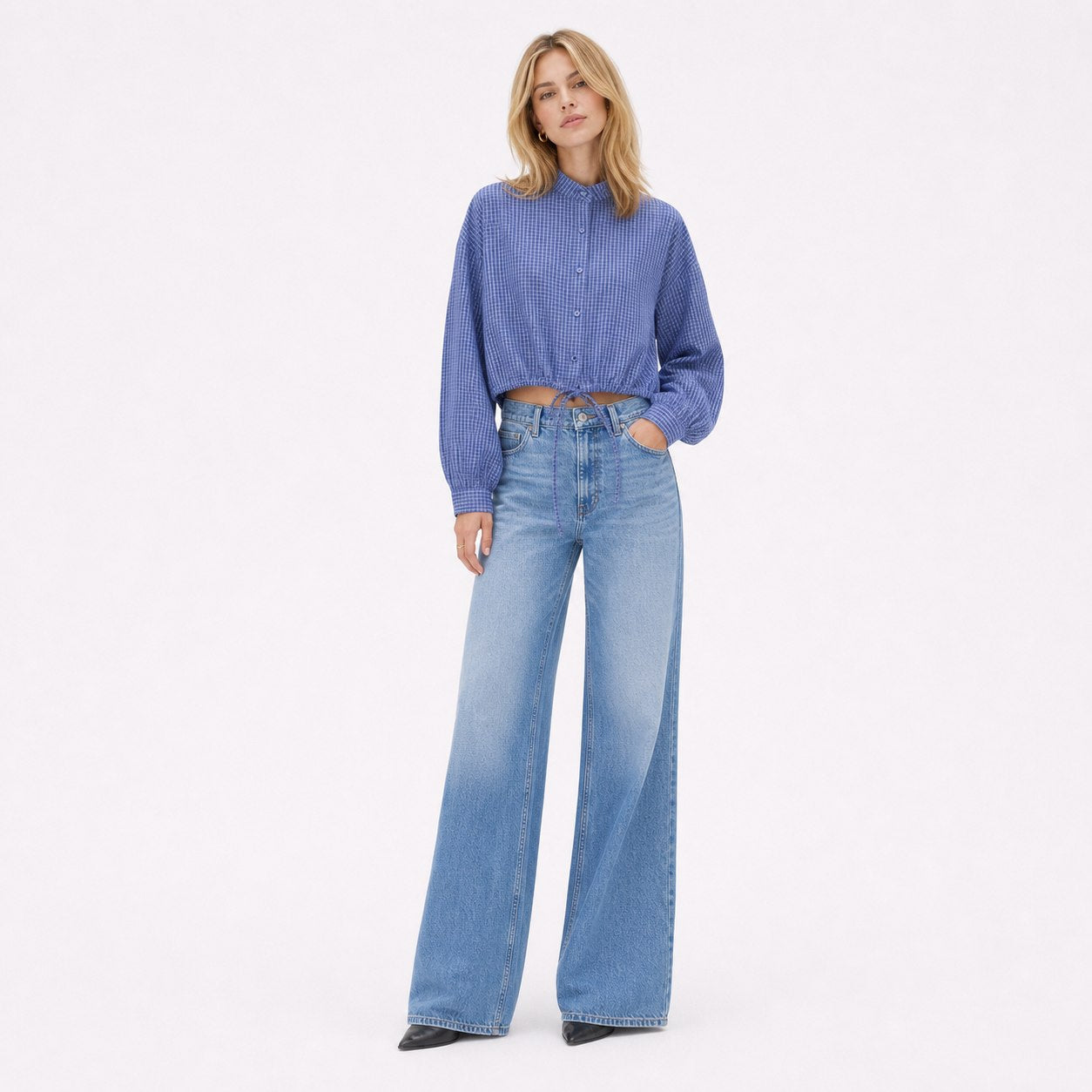 Women’s checked cropped shirt in Dark Blue, second front model view