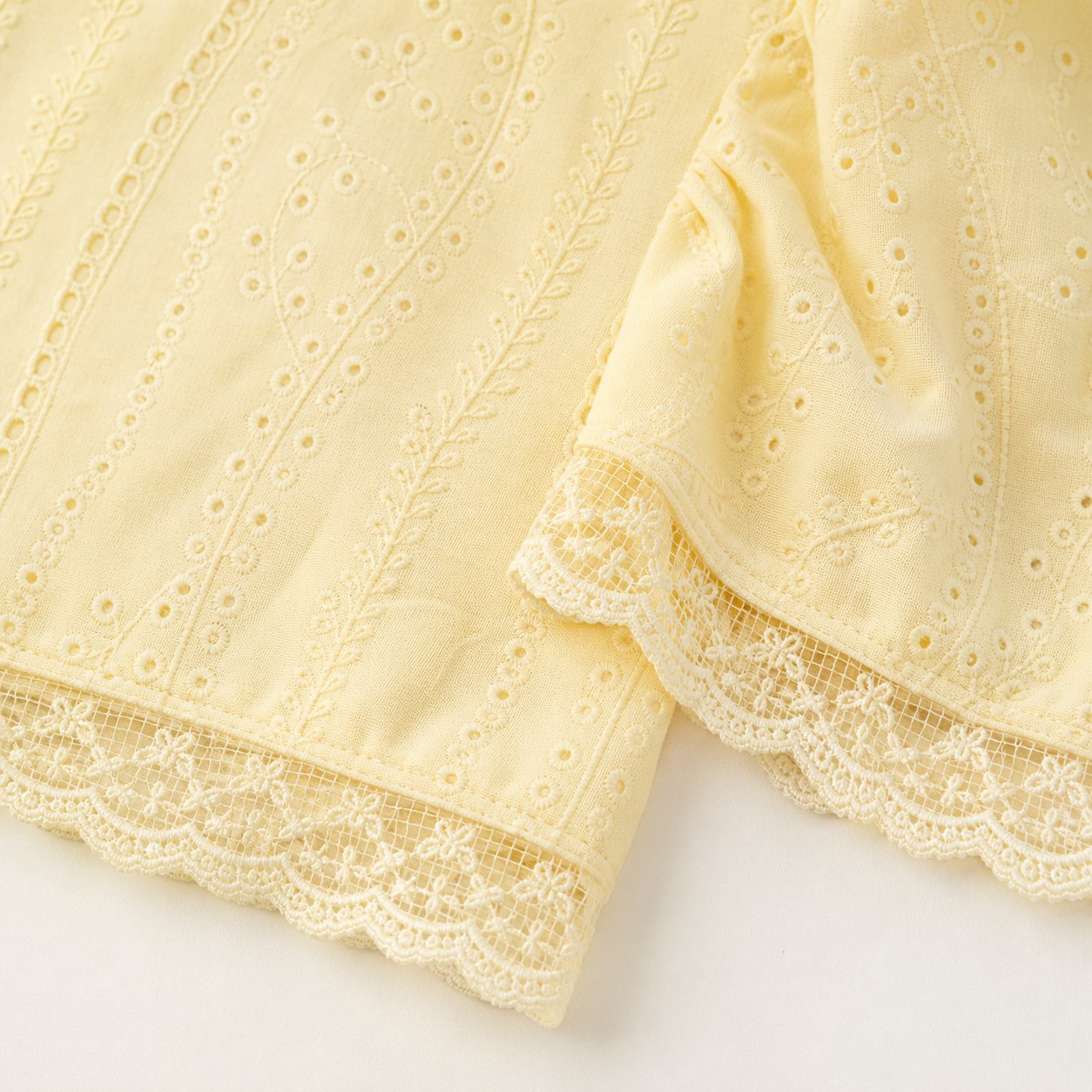 Women's Eyelet Lace-Trim Mini Dress Short Puff Sleeve Slim Fit - Light Yellow