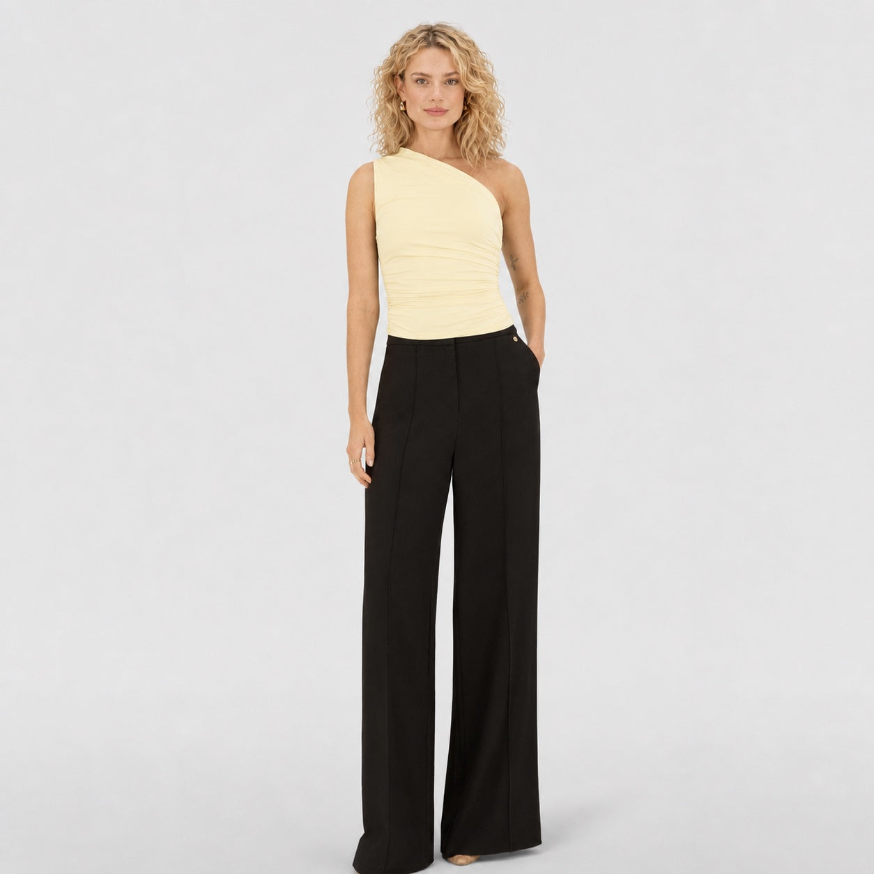 batch69_light_yellow_model_2-1_front.jpg