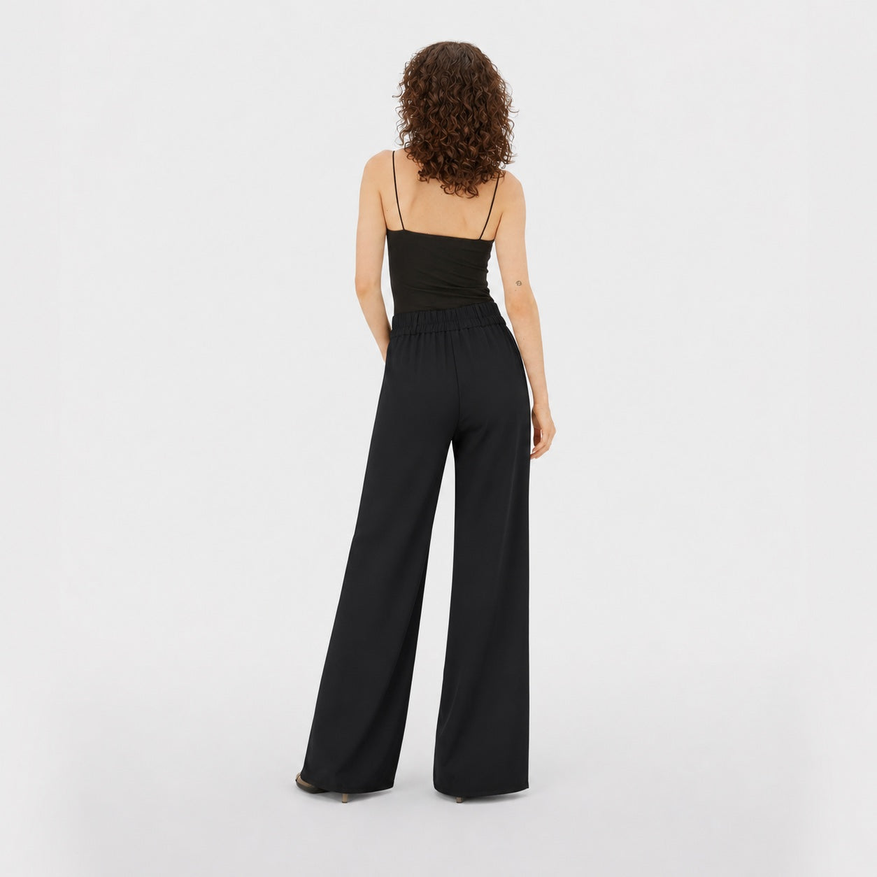 batch82_black_model_3-2_back.jpg